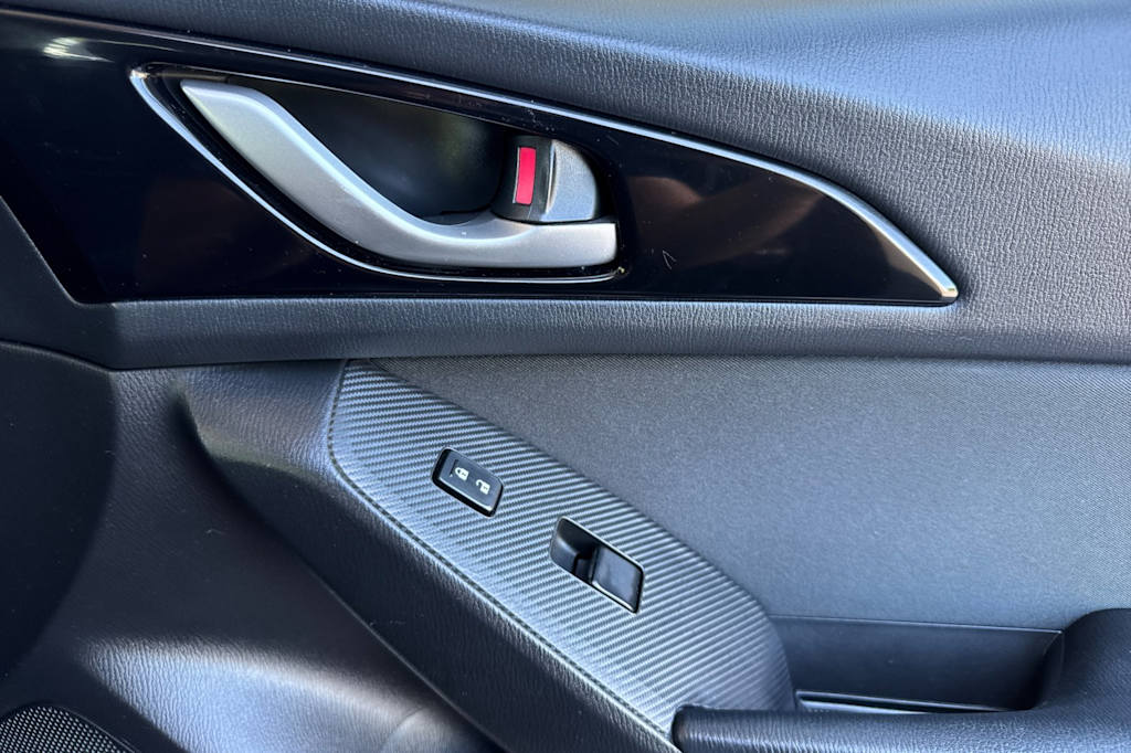 Thumbnail: 2016 Mazda Mazda3 - 23