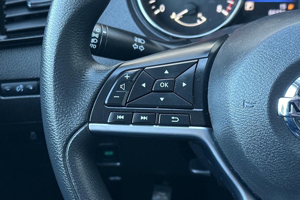 Thumbnail: 2021 Nissan Rogue Sport - 29