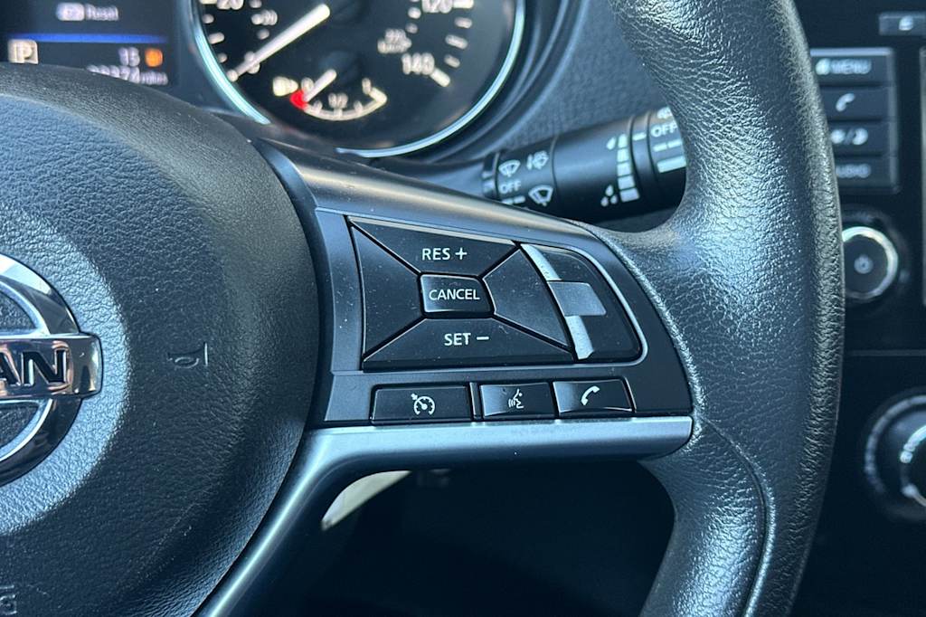 Thumbnail: 2021 Nissan Rogue Sport - 30