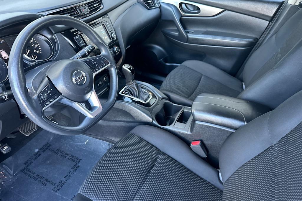 Thumbnail: 2021 Nissan Rogue Sport - 10