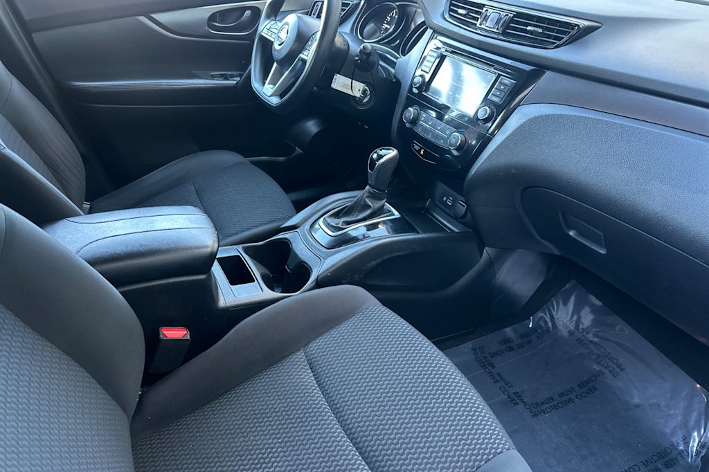 Thumbnail: 2021 Nissan Rogue Sport - 12