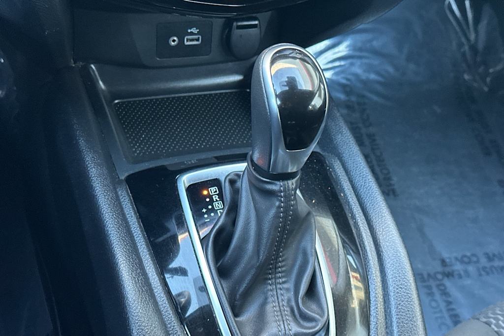 Thumbnail: 2021 Nissan Rogue Sport - 14