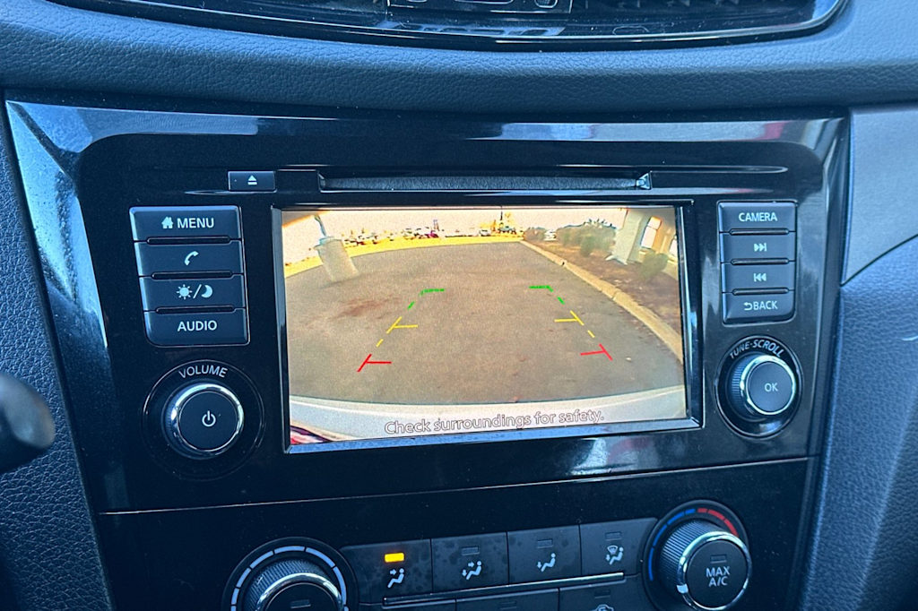 Thumbnail: 2021 Nissan Rogue Sport - 26