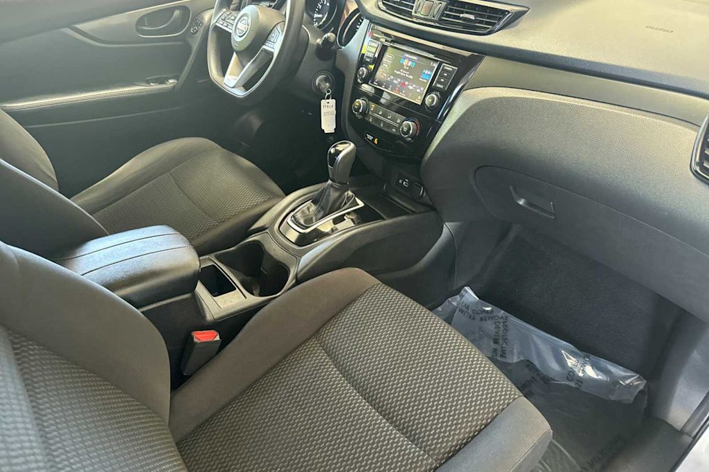 Thumbnail: 2019 Nissan Rogue Sport - 13