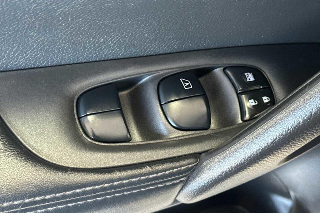 Thumbnail: 2019 Nissan Rogue Sport - 23