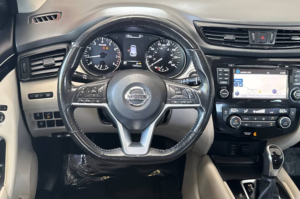 Thumbnail: 2017 Nissan Rogue Sport - 11