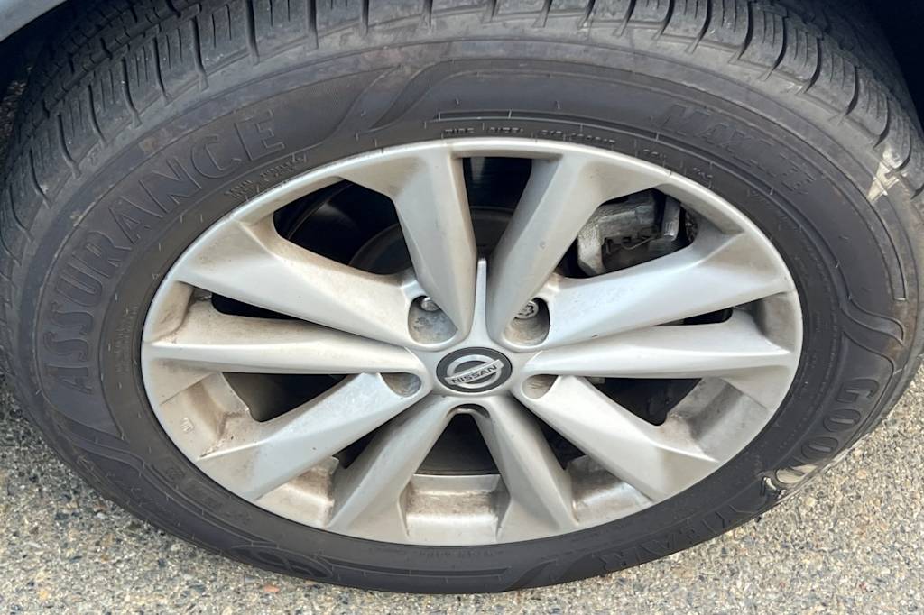 Thumbnail: 2019 Nissan Rogue Sport - 6