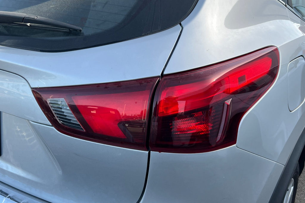 Thumbnail: 2019 Nissan Rogue Sport - 17