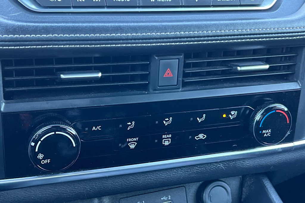 Thumbnail: 2023 Nissan Rogue - 25