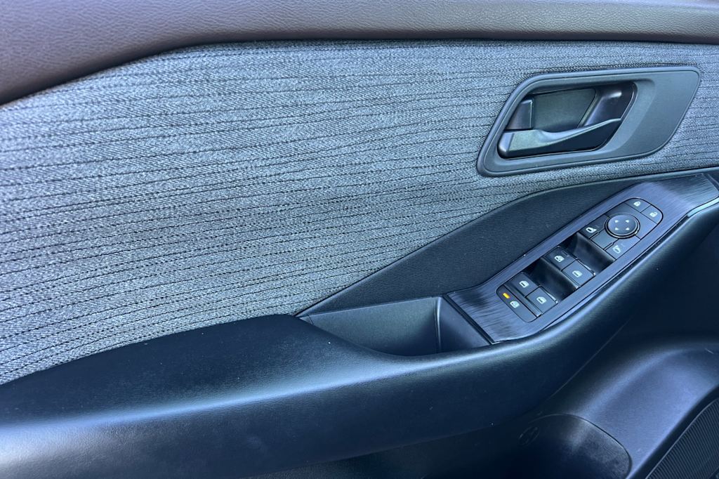 Thumbnail: 2023 Nissan Rogue - 20