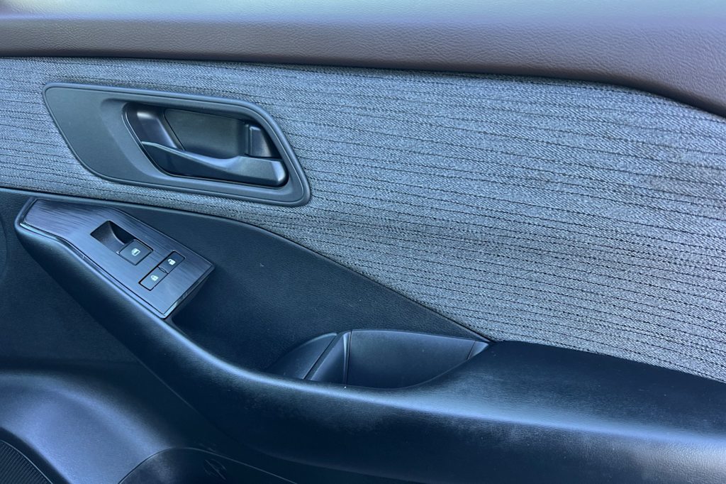 Thumbnail: 2023 Nissan Rogue - 23