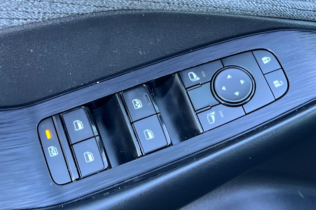 Thumbnail: 2023 Nissan Rogue - 21