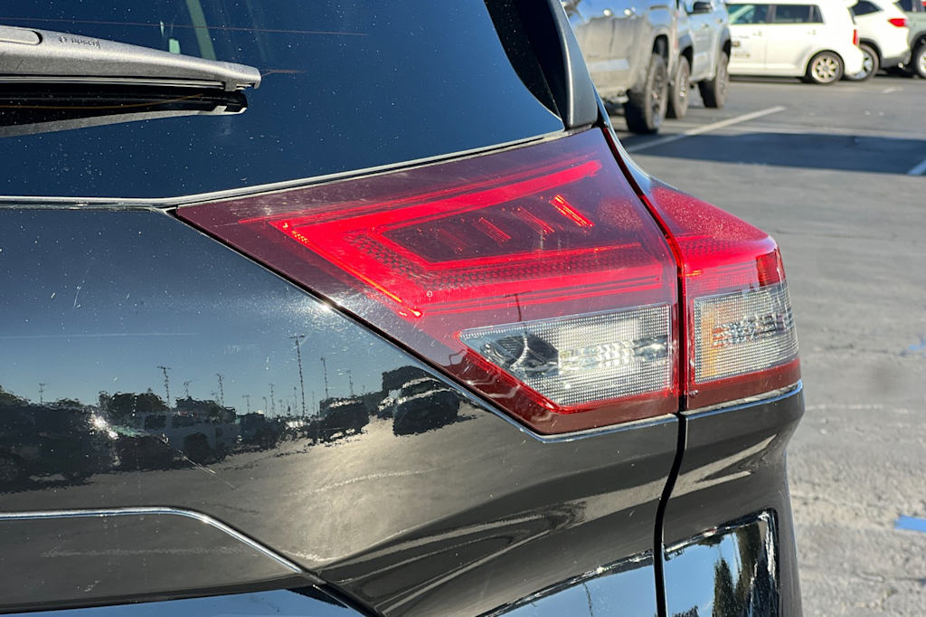 Thumbnail: 2023 Nissan Rogue - 30