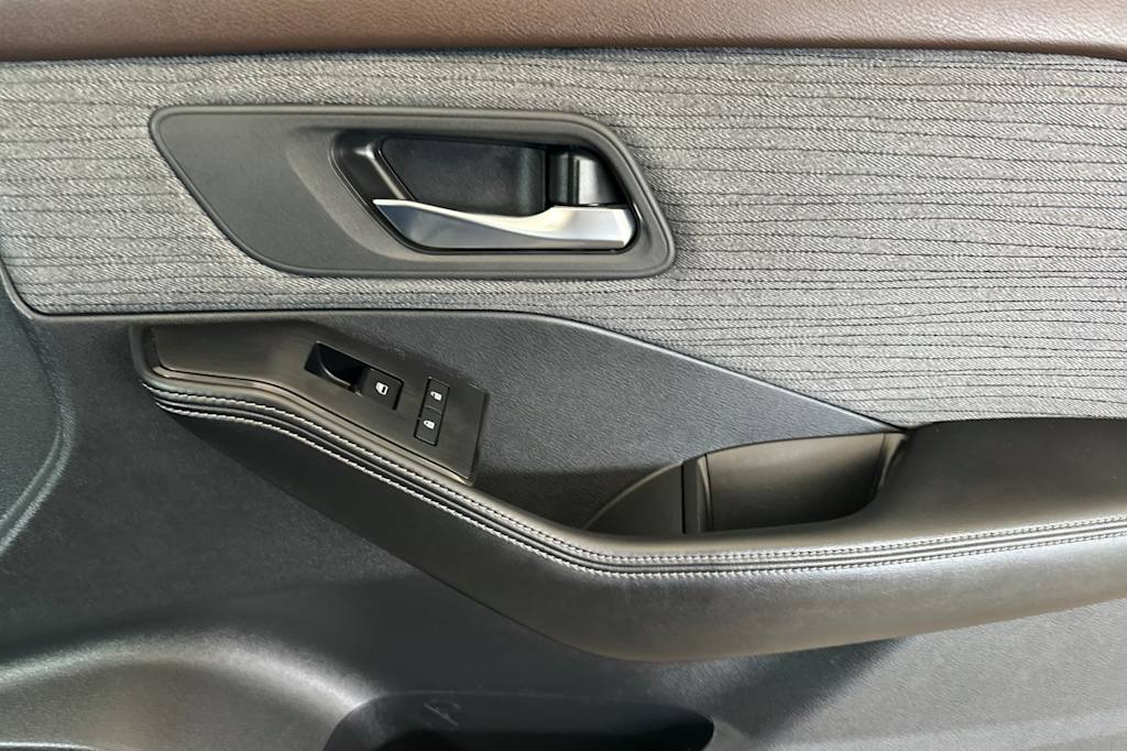 Thumbnail: 2022 Nissan Rogue - 25