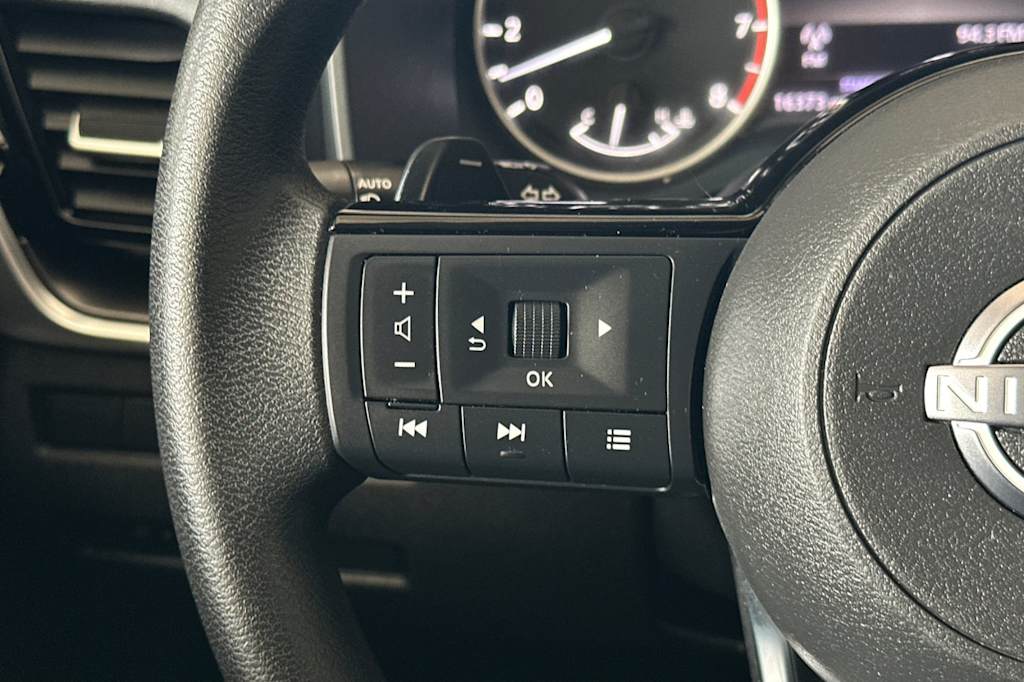 Thumbnail: 2022 Nissan Rogue - 30