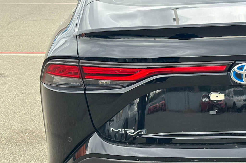 Thumbnail: 2022 Toyota Mirai - 16