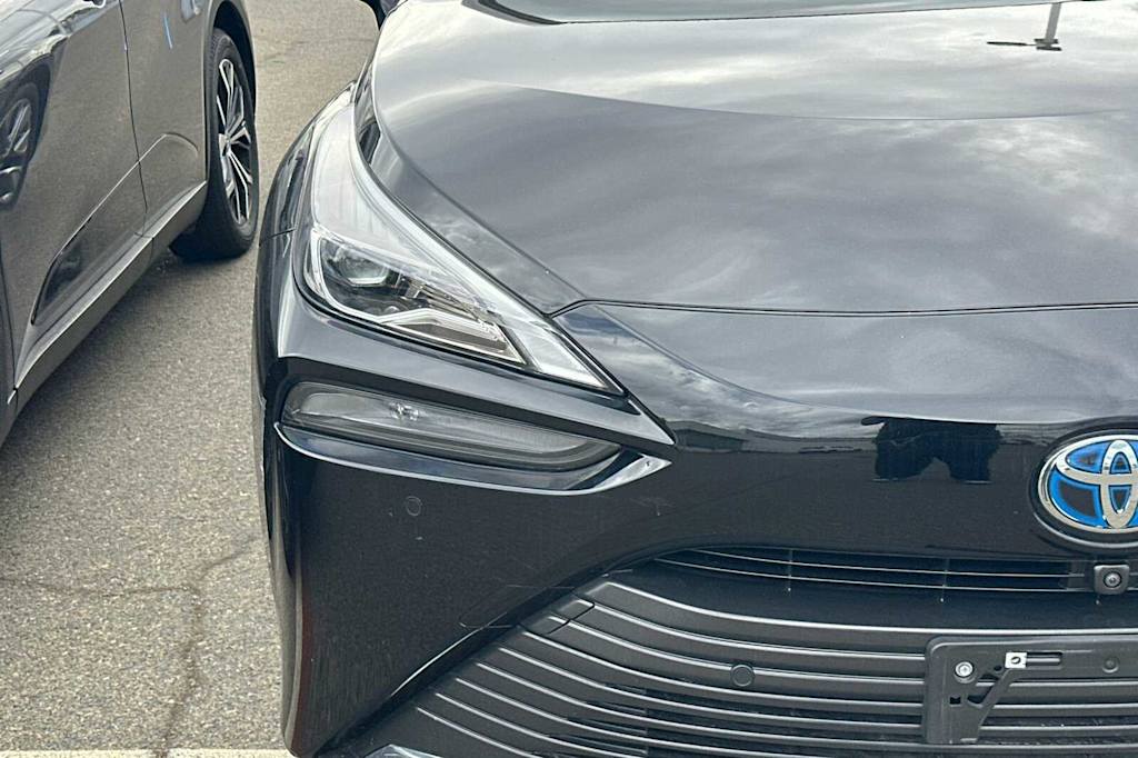 Thumbnail: 2022 Toyota Mirai - 11