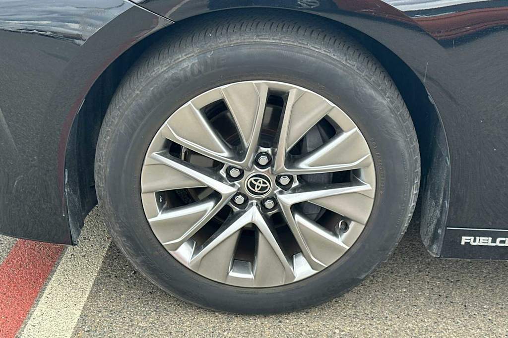 Thumbnail: 2022 Toyota Mirai - 22