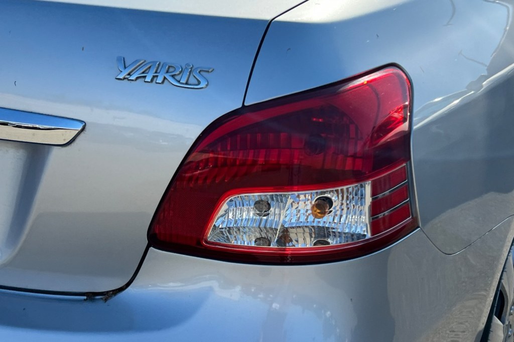 2012 Toyota Yaris Base 19