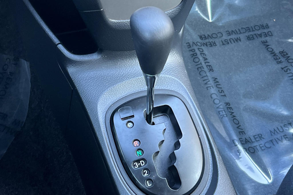 Thumbnail: 2012 Toyota Yaris - 13