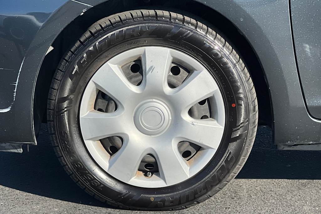 Thumbnail: 2012 Toyota Yaris - 7