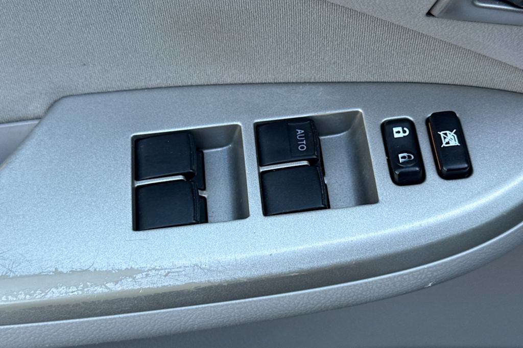 Thumbnail: 2011 Toyota Corolla - 21