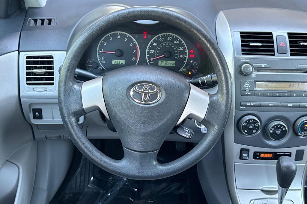 Thumbnail: 2011 Toyota Corolla - 11