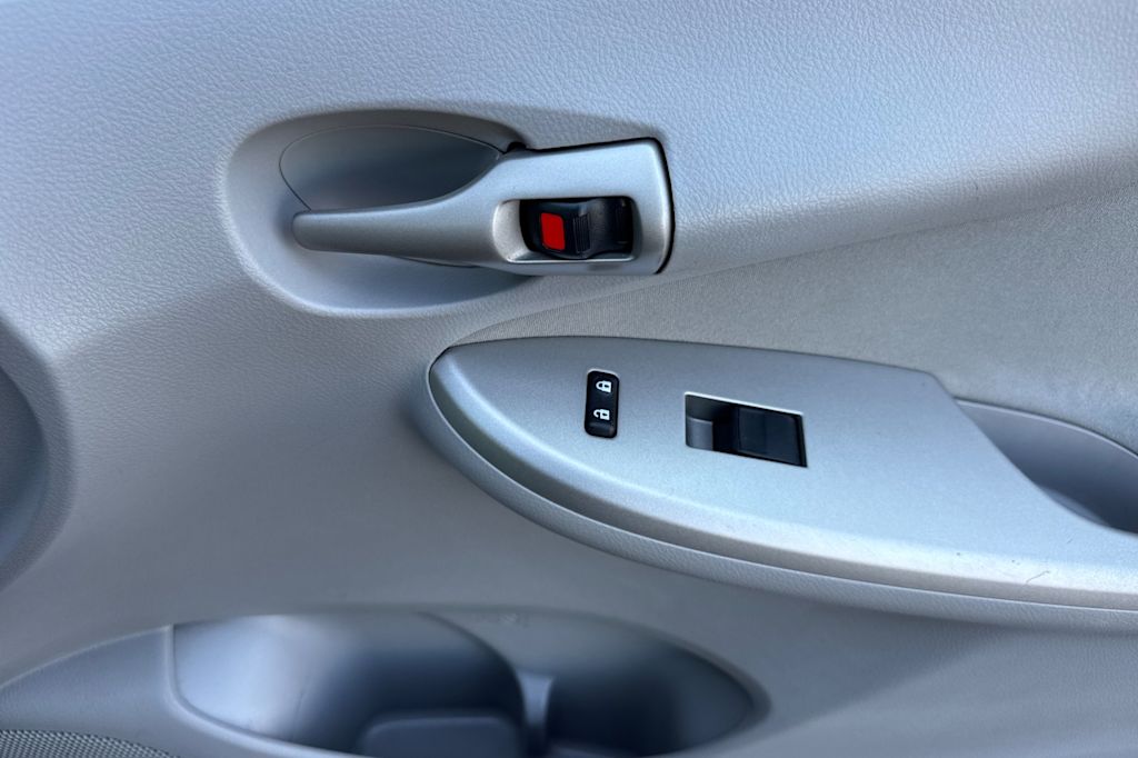 Thumbnail: 2011 Toyota Corolla - 22