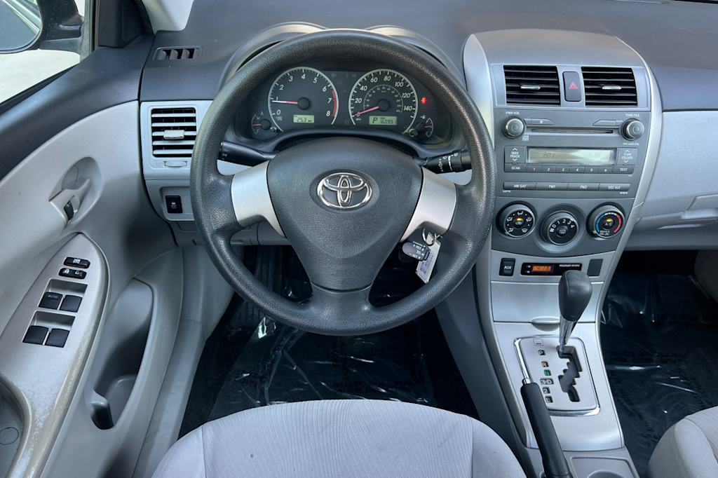 Thumbnail: 2011 Toyota Corolla - 12