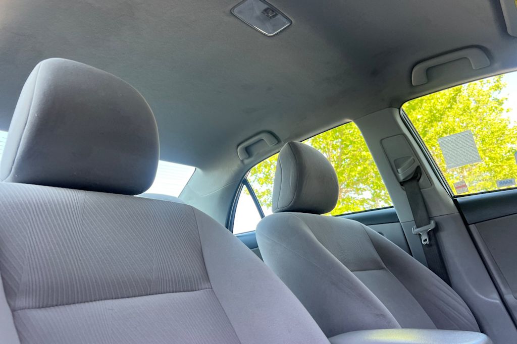 Thumbnail: 2011 Toyota Corolla - 10
