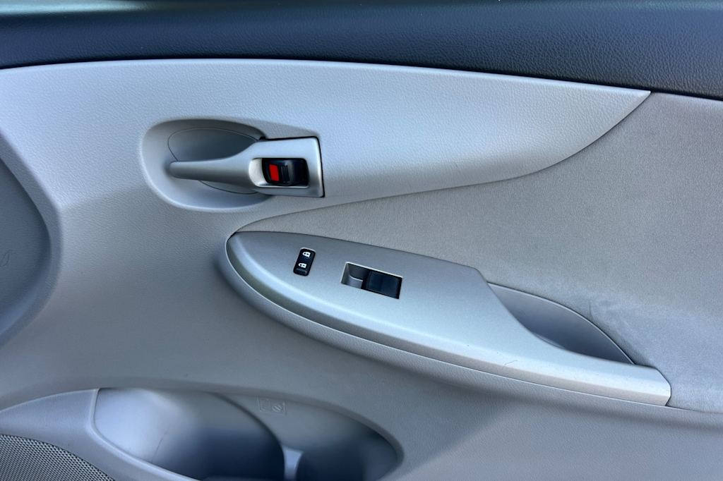 Thumbnail: 2011 Toyota Corolla - 24