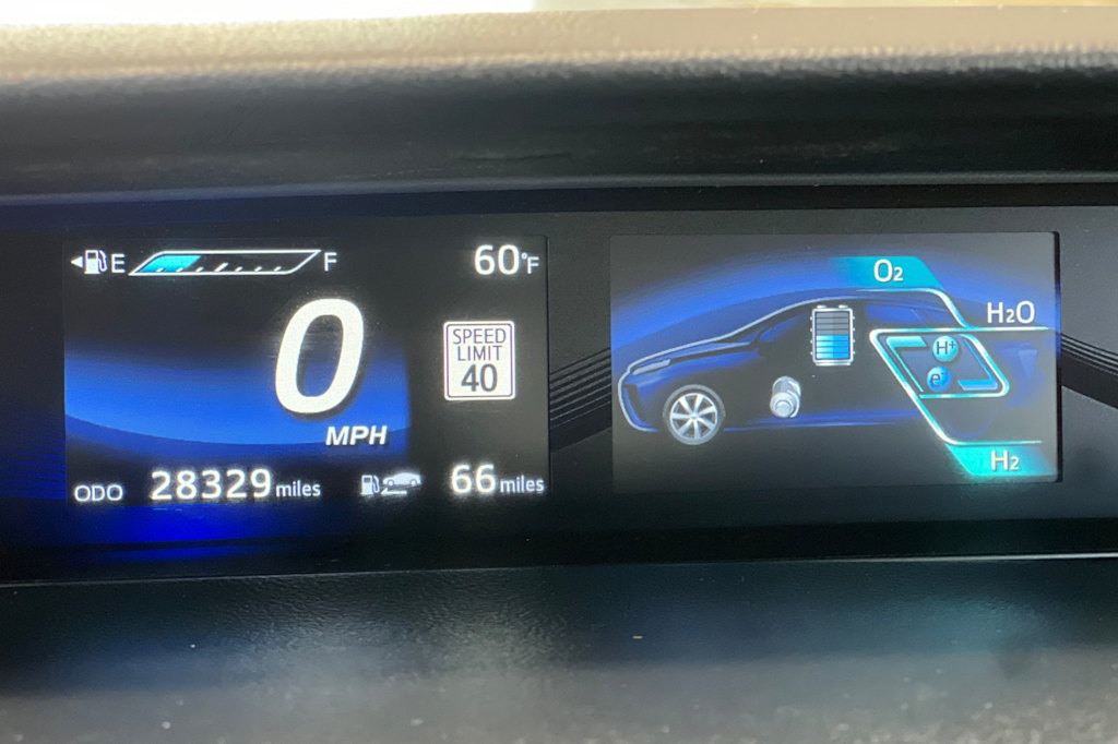 Thumbnail: 2020 Toyota Mirai - 15