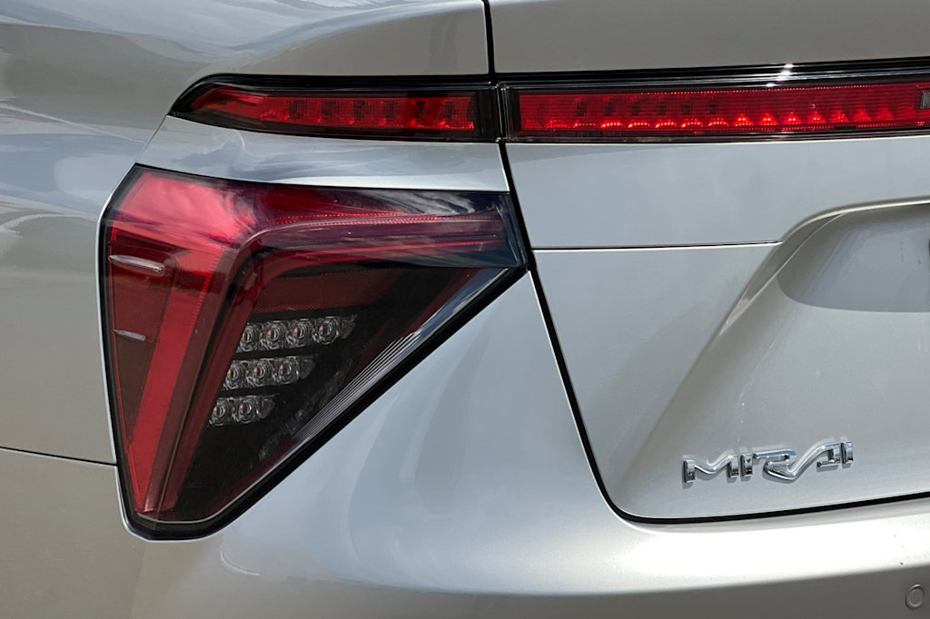 Thumbnail: 2020 Toyota Mirai - 32