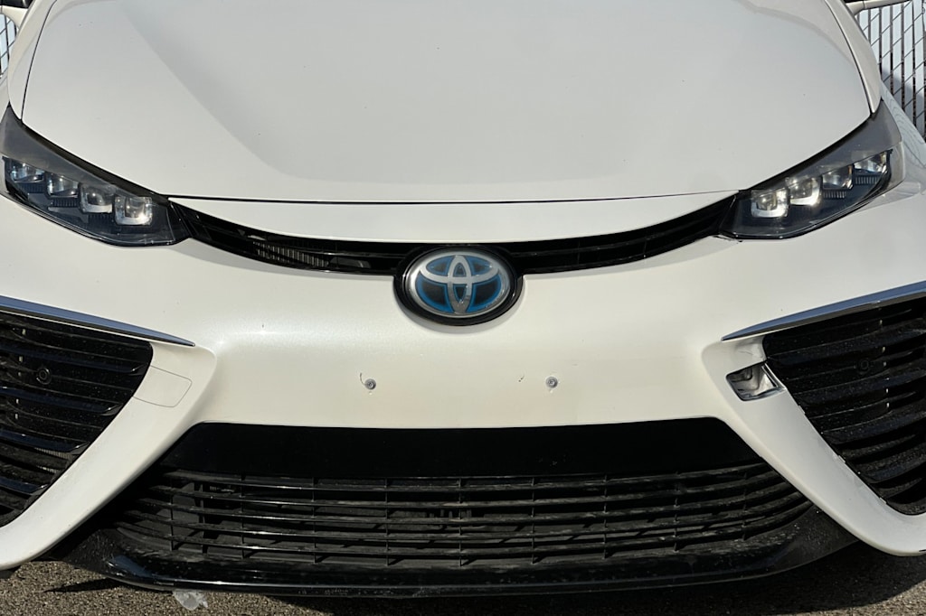 Thumbnail: 2017 Toyota Mirai - 17