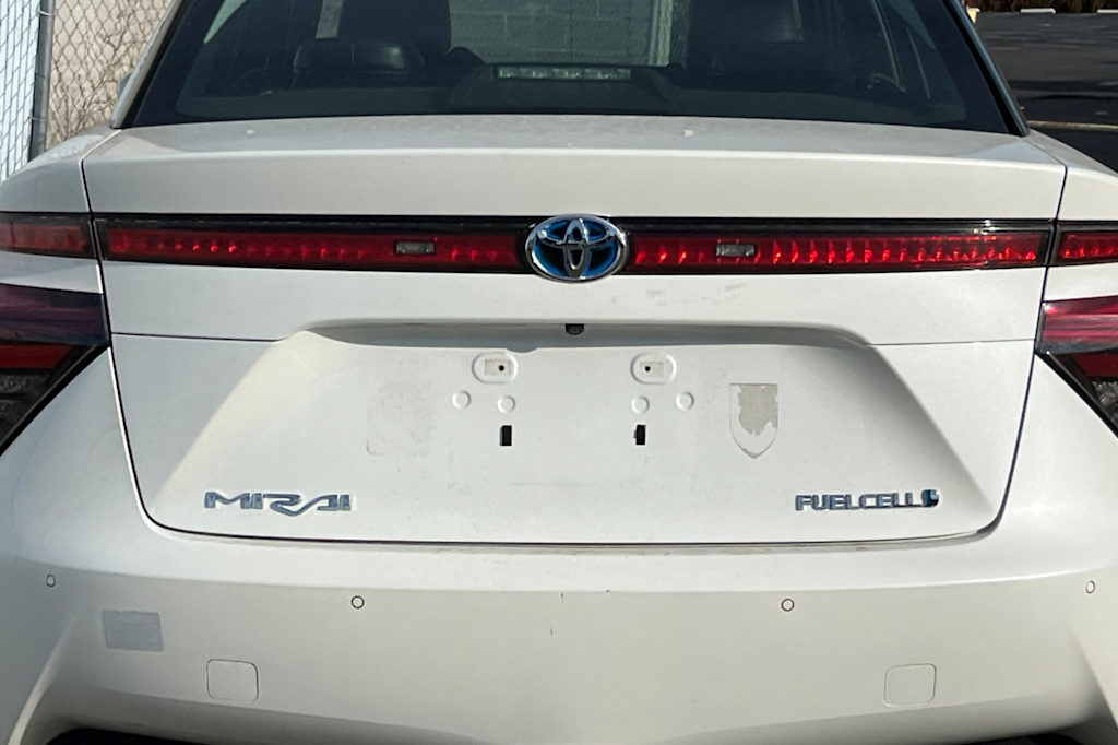 Thumbnail: 2017 Toyota Mirai - 23