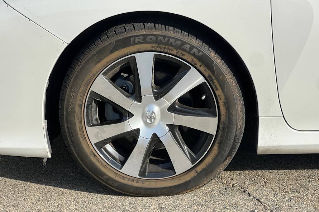 Thumbnail: 2017 Toyota Mirai - 8