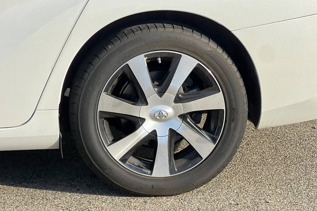 Thumbnail: 2017 Toyota Mirai - 26