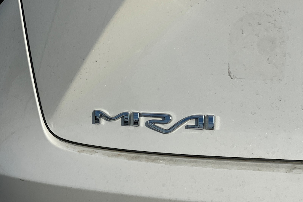 Thumbnail: 2017 Toyota Mirai - 25