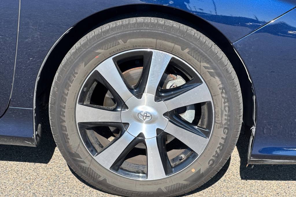 Thumbnail: 2019 Toyota Mirai - 18