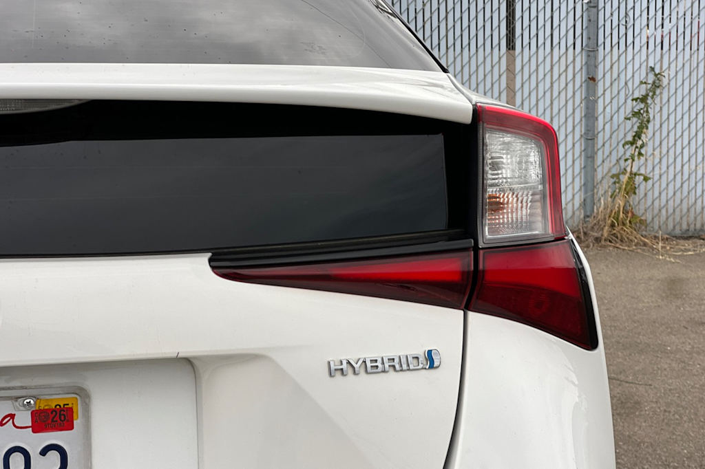Thumbnail: 2022 Toyota Prius - 22