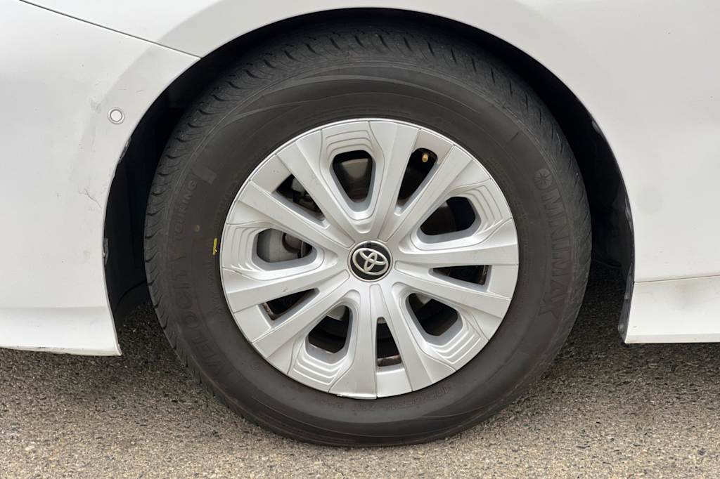Thumbnail: 2022 Toyota Prius - 8