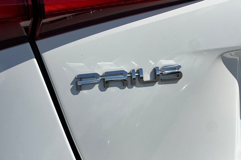 Thumbnail: 2022 Toyota Prius - 31