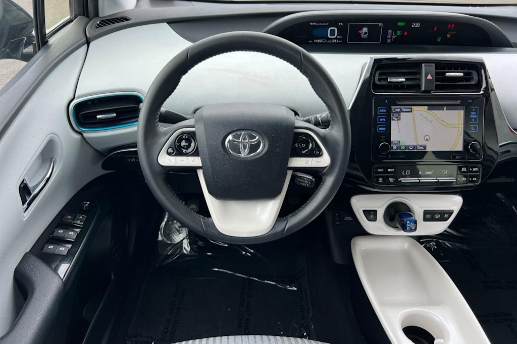Thumbnail: 2017 Toyota Prius Prime - 11