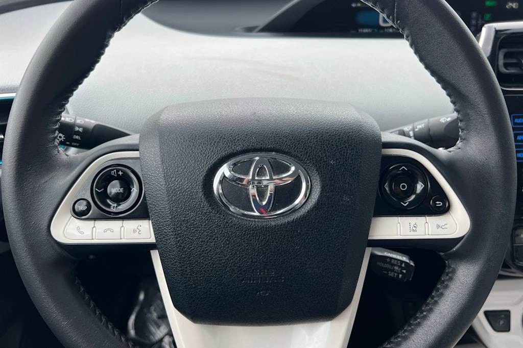Thumbnail: 2017 Toyota Prius Prime - 28