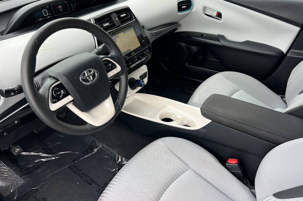 Thumbnail: 2017 Toyota Prius Prime - 9