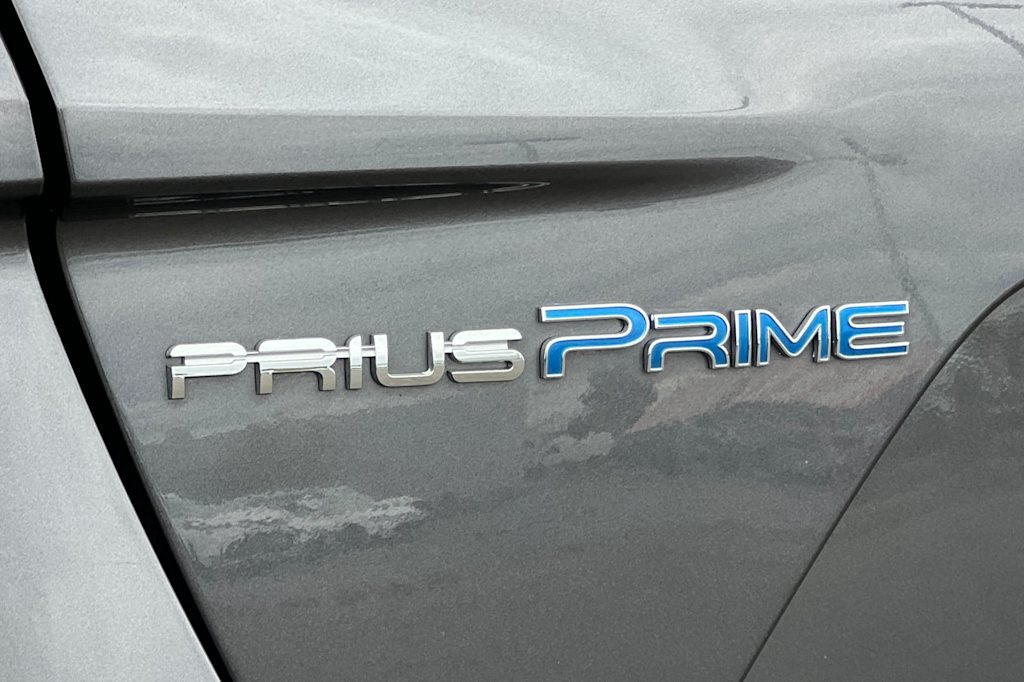 Thumbnail: 2017 Toyota Prius Prime - 32