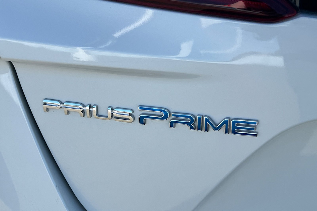 Thumbnail: 2017 Toyota Prius Prime - 22