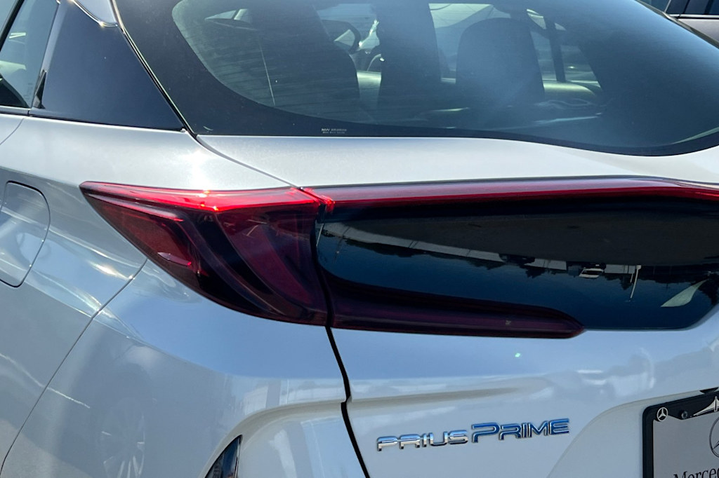 Thumbnail: 2017 Toyota Prius Prime - 21