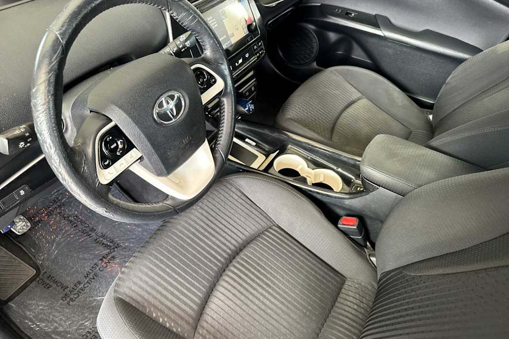 2016 Toyota Prius Three 9