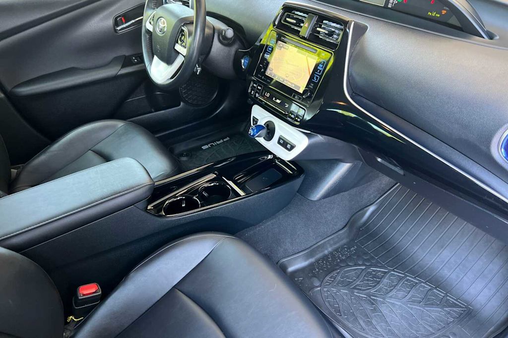 Thumbnail: 2018 Toyota Prius - 12